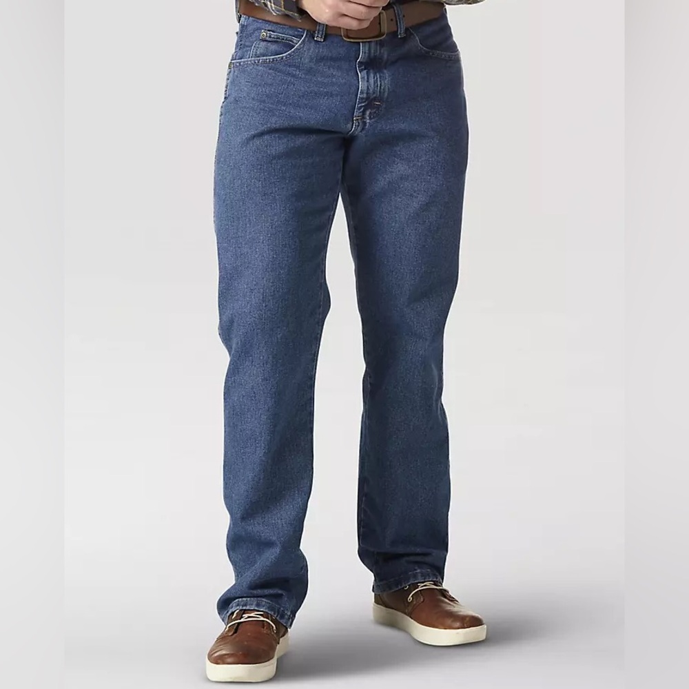 NWOT Wrangler Rugged Wear Relaxed Fit Jean Antique Indigo Size 31 x 34